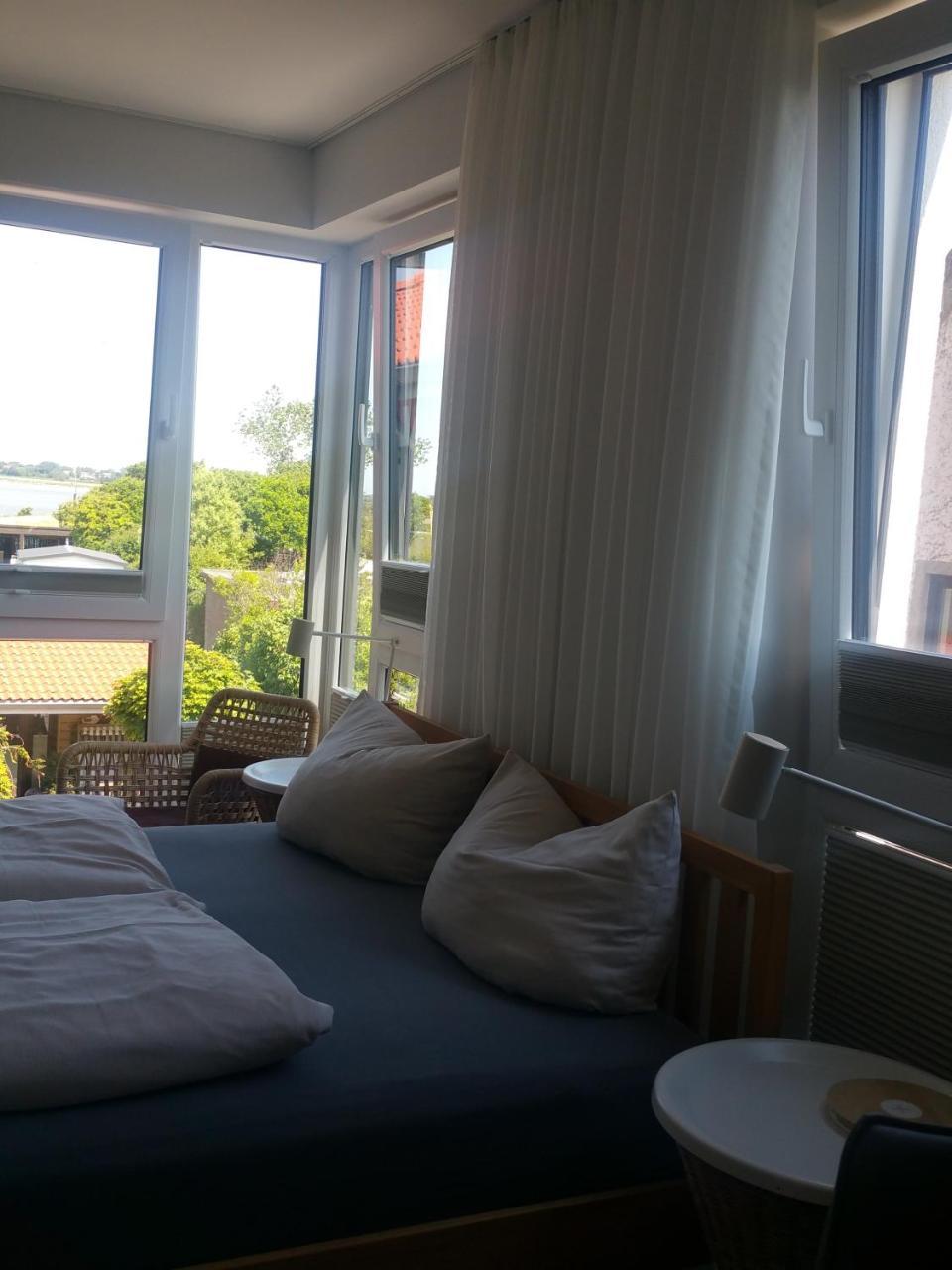 Haus Achtern Diek In Erster Reihe Am Meer Фемарн Екстер'єр фото